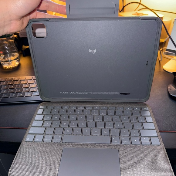 Logitech Folio Touch iPad Keyboard Case with Trackpad - Picture 1 of 7